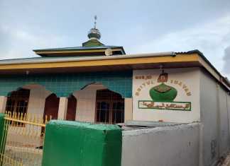 Jamaah Baitul Inayah Bangau 2 Sorong Tetap Gelar Shalat Jumat