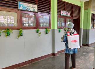 MDMC Kota Sorong Bersama Universitas Muhammadiyah Sorong Semprotkan Disinpektan di 25 Tempat