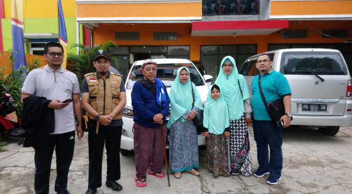Ajak Keluarga Ke Sorong, Atok Dayat Bernostalgia