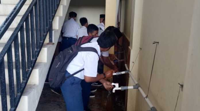 Cegah Wabah Covid-19, Peserta UAMBN-BK MTs MUTU Sorong Ikuti Prosedur Pencegahan Cegah Wabah Covid-19, Peserta UAMBN-BK MTs MUTU Sorong Ikuti Prosedur Pencegahan
