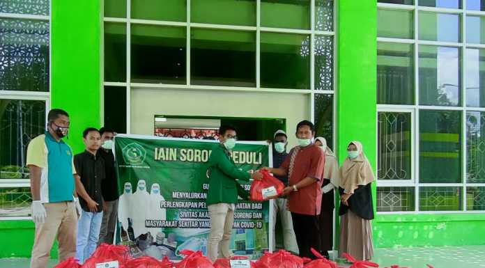 Satgas Covid-19 IAIN Sorong Berbagi Sembako Satgas Covid-19 IAIN Sorong Berbagi Sembako