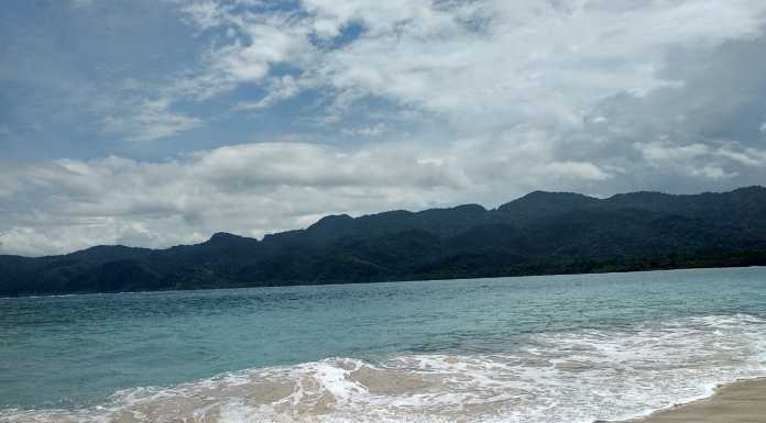 Keelokkan Sisi Pantai Malaumkarta, Makbon Sorong Keelokkan Sisi Pantai Malaumkarta, Makbon Sorong