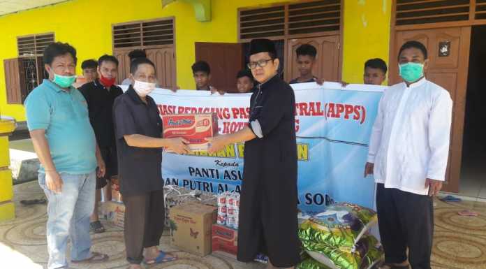 Pengurus APPS Kota Sorong Serahkan Donasi Solidaritas Bagi Warga Terdampak Covid-19