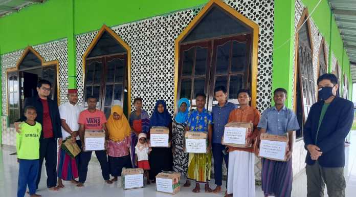 Tebar Kebaikan Semasa Wabah Covid-19, Bunda Shinta Bagikan Sembako Buat Muslim Papua