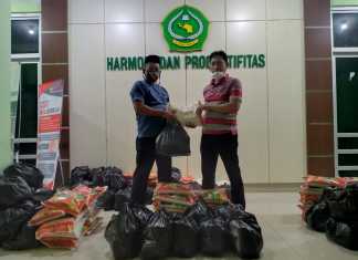 Satgas Covid-19 IAIN Sorong Bagikan Bantuan bagi Warga Terdampak