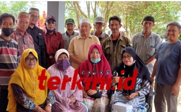 BPD KKSS Kabupaten Sorong Gelar Rapat Pembentukan Panitia Pelantikan H. Ramli Tahir Foto Bersama Pengurus dan Panitia Pelantikan BPD KKSS Kabupaten Sorong