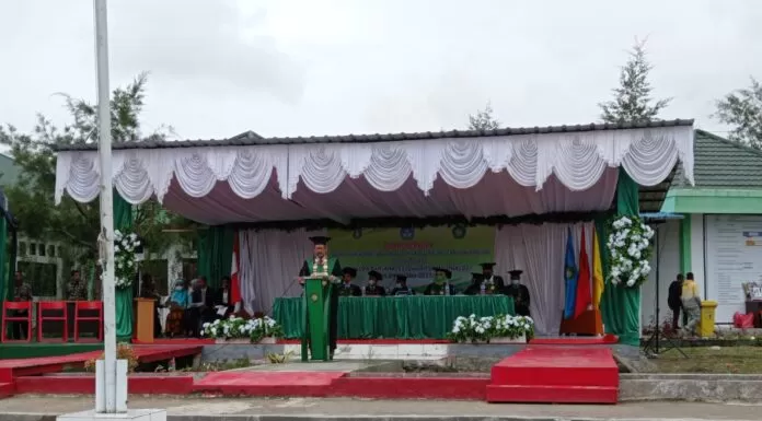 Wisuda UNAIM Yapis Wamena (koleksi Sorong Terkini)